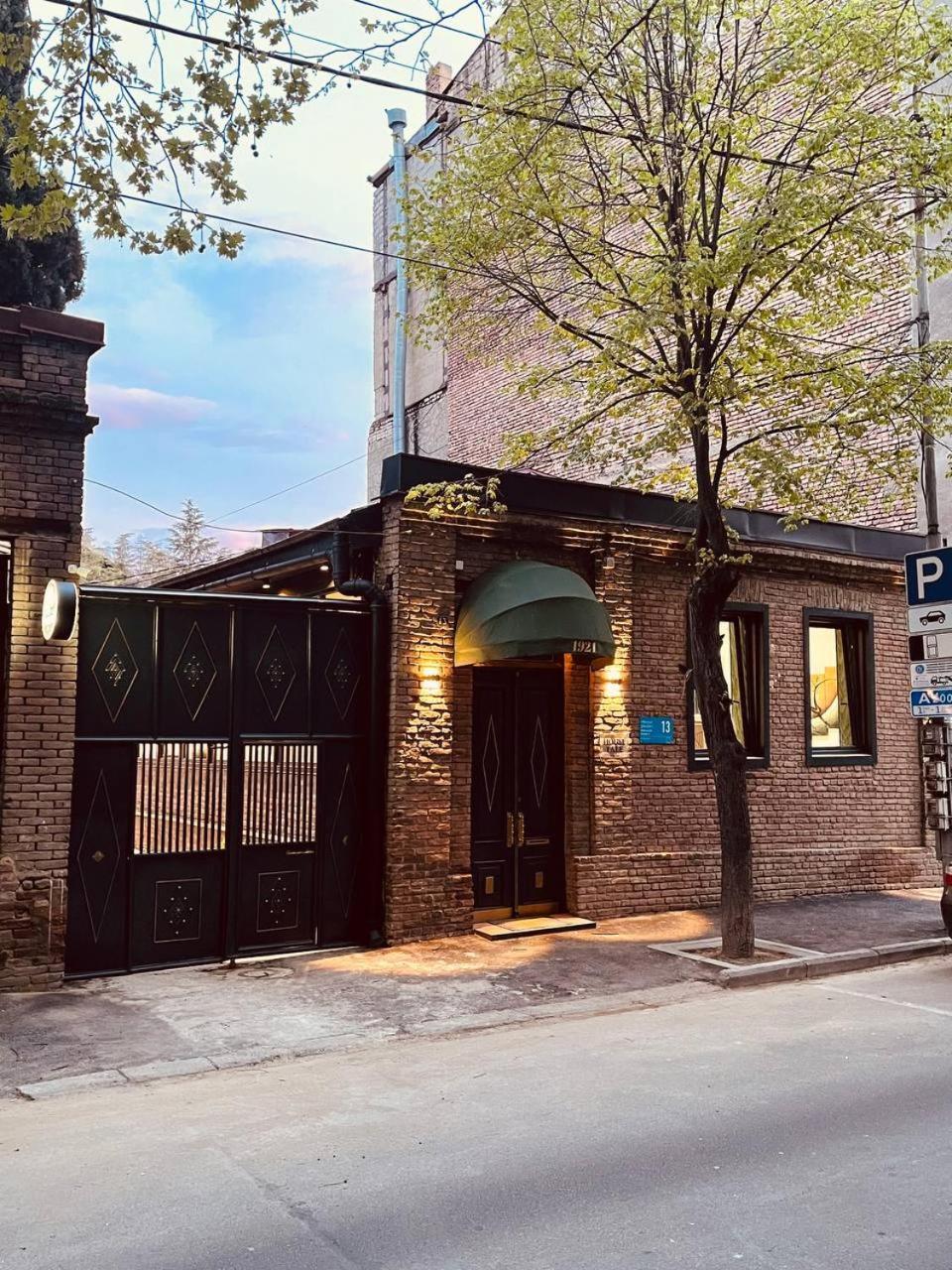 House Tale 1921 Hostel Tbilisi Exterior photo